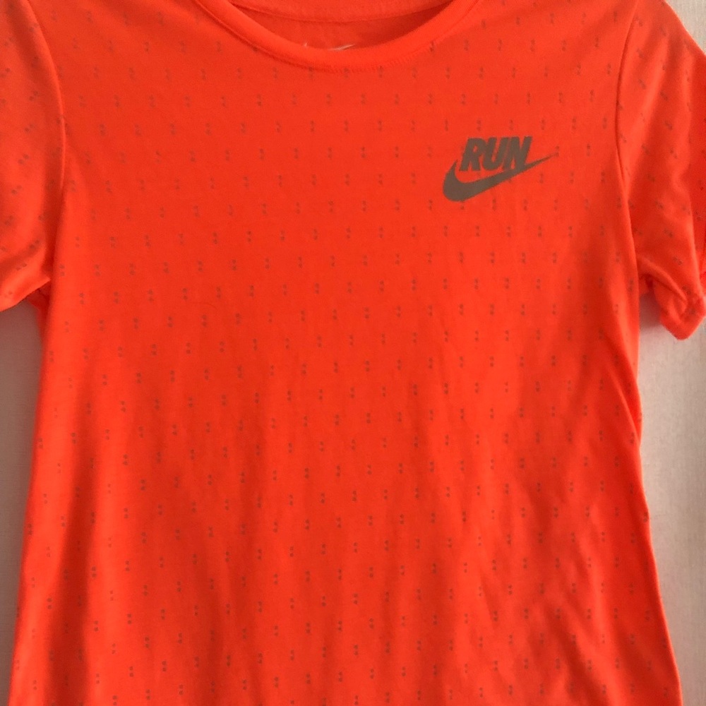Nike tee - Picture 2 of 5